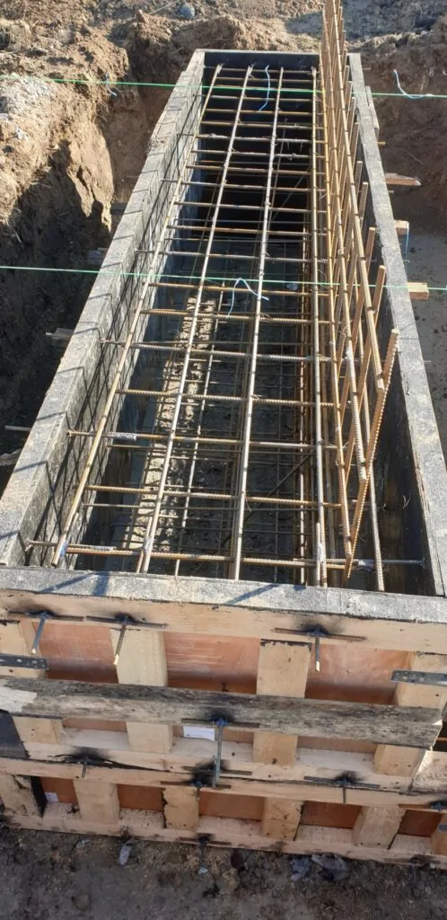 Металеві автомобільні ваги 80 тонн «Титан» у м. Нікополь (загальний вид) Металеві автомобільні ваги 80 тонн «Титан» у м. Нікополь - загальний вид