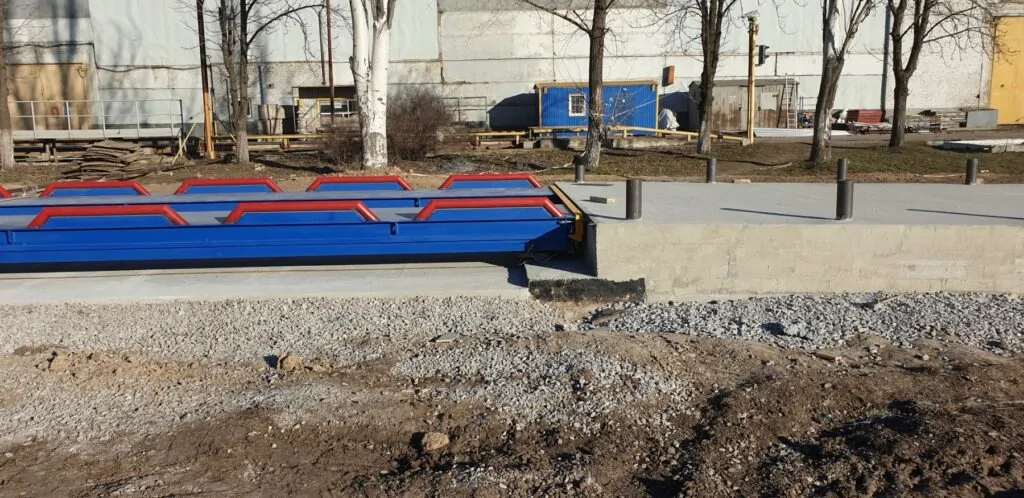 Металеві автомобільні ваги 80 тонн «Титан» у м. Нікополь (готова платформа) Металеві автомобільні ваги 80 тонн «Титан» у м. Нікополь - готова платформа