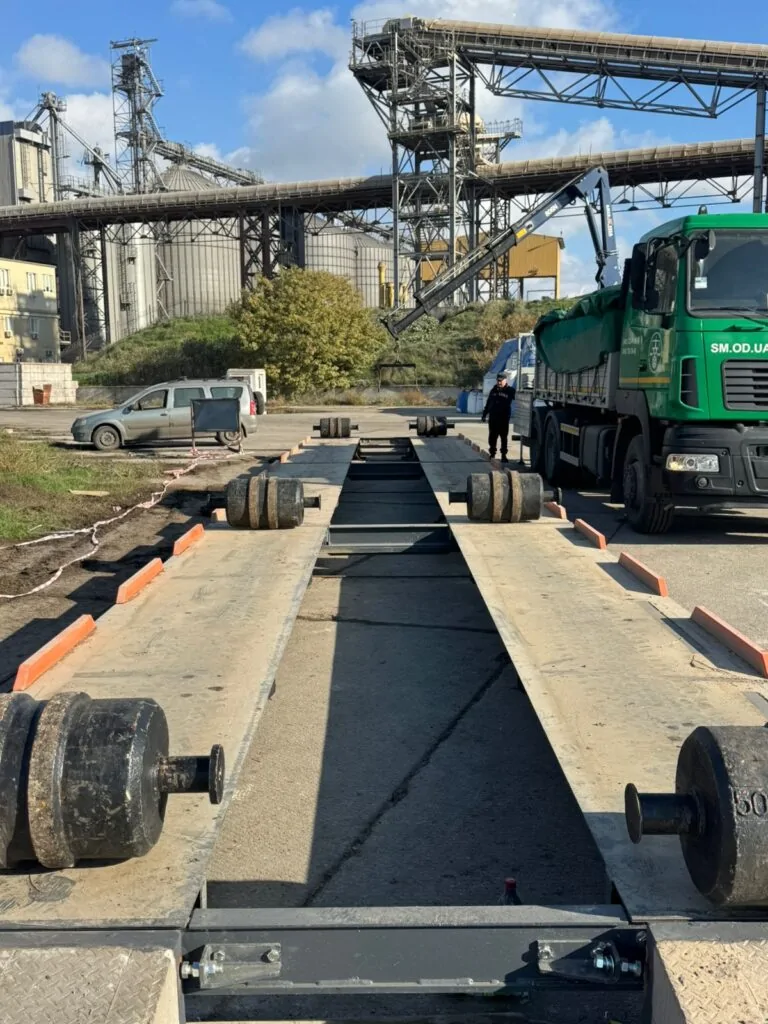 Сучасна автомобільна вага в Одеській області: монтаж від Криворізької Вагової Ко (монтаж) Сучасна автомобільна вага в Одеській області: монтаж від Криворізької Вагової Ко - монтаж
