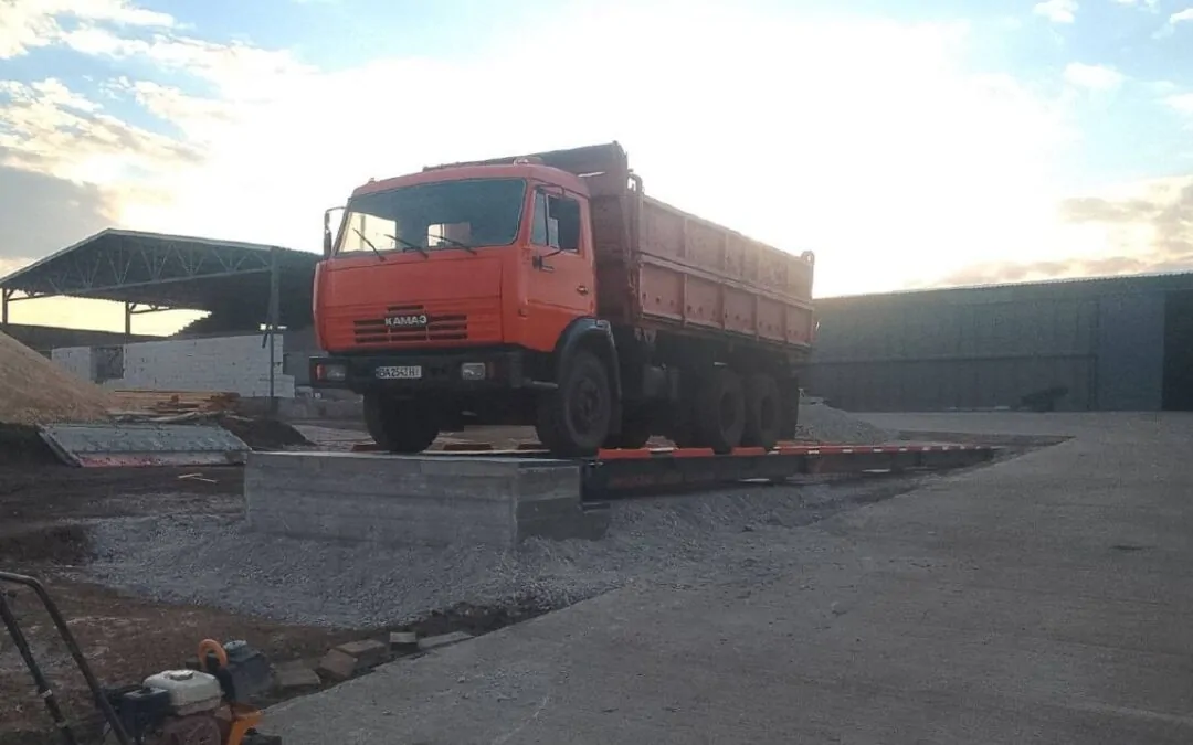Автомобільні ваги 80/18 т для аграріїв, елеваторів і логістики у Кіровоградській області. Монтаж, повірка, сервіс. Сучасні вагонні/конвеєрні ваги. Купити за вигідною ціною.